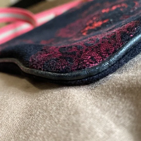 Juicy Couture Crossbody - Picture 5 of 14